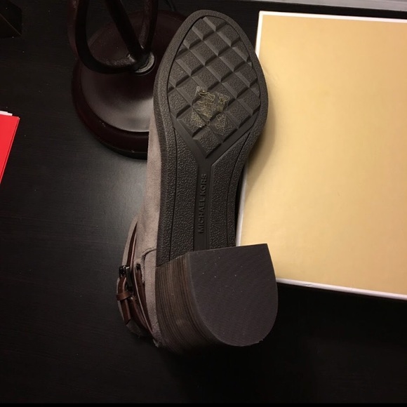 Michael Kors Swede leather ankle boots - Picture 2 of 3